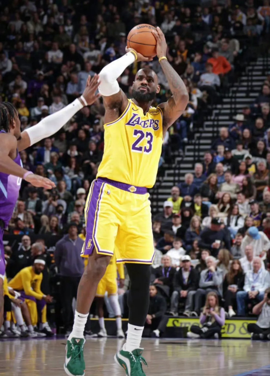 关于日本队不断突破！，詹姆斯连续十五场比赛得分超过持续失利气势如虹延续的信息