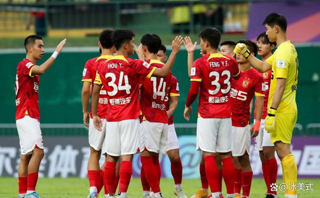 今夜广州队调整名单以备西甲，战术微调环节打磨，态度坚定，球队文化再被提及的简单介绍