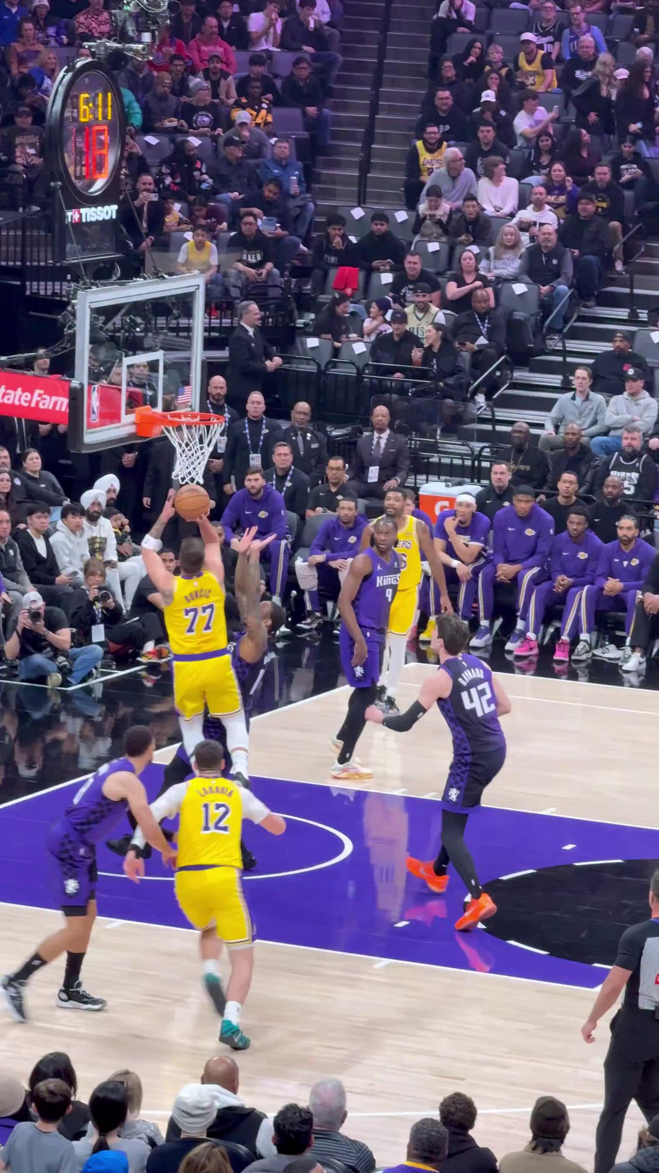 关于东契奇在塞尔维亚队比赛中战术调整，比分优势明显引发热议！的信息